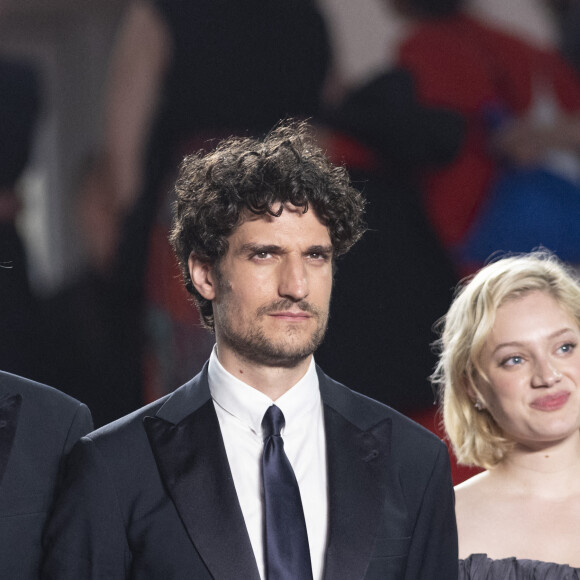 Louis Garrel, Nadia Tereszkiewcz - Descente des marches du film "Les Amandiers" lors du 75e Festival de Cannes. Le 22 mai 2022. © Cyril Moreau / Bestimage