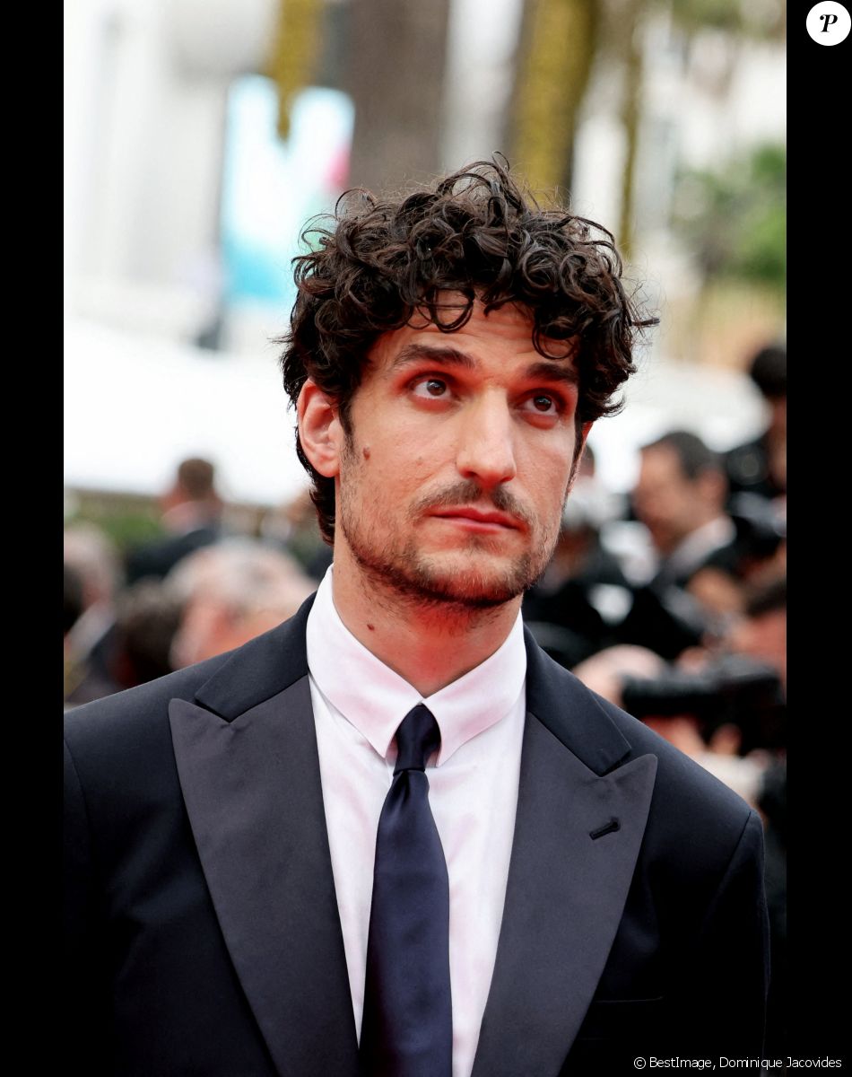 Louis Garrel - Montée des marches du film "Les Amandiers" lors du 75e Festival International du Film de Cannes. Le 22 mai 2022. © Dominique Jacovides / Bestimage