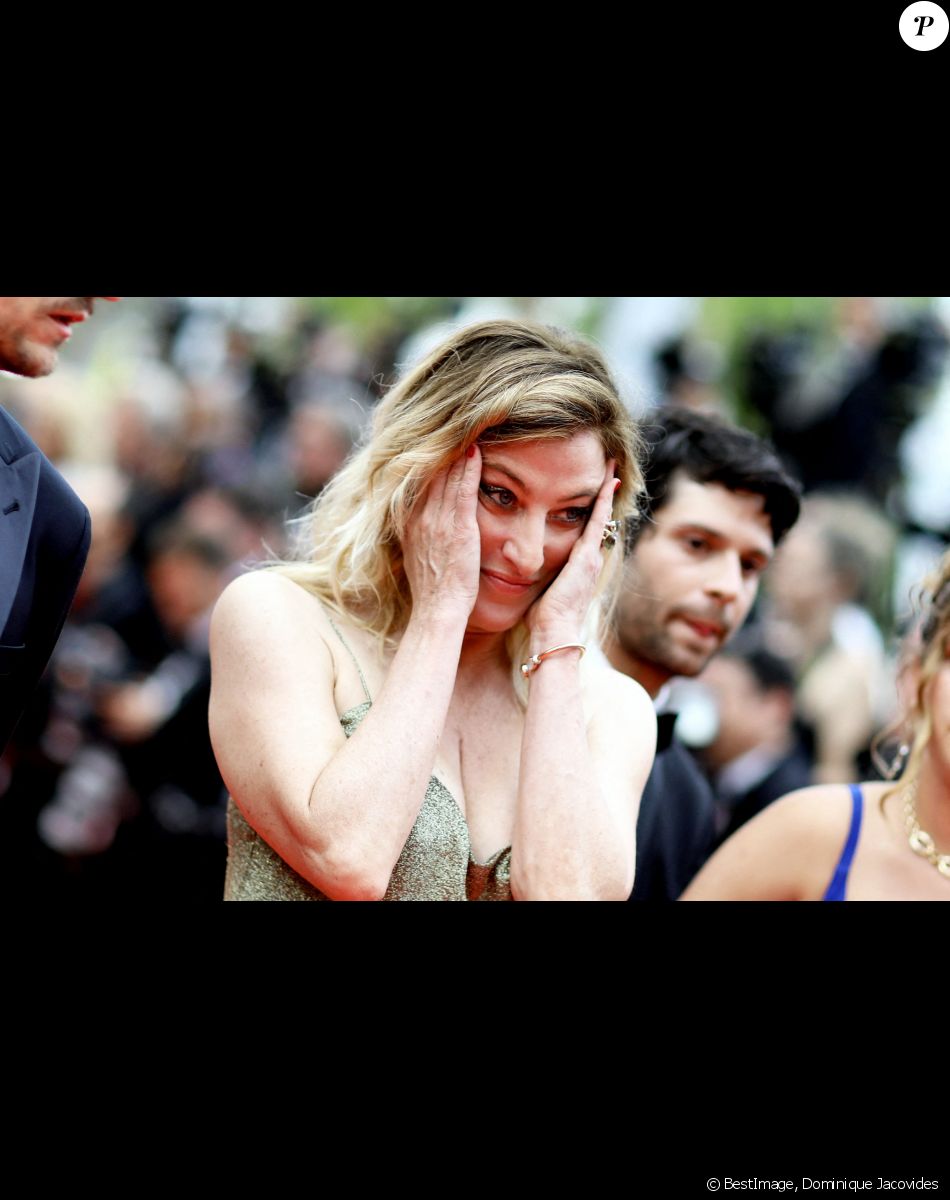 Valeria Bruni-Tedeschi - Montée des marches du film "Les Amandiers" lors du 75e Festival International du Film de Cannes. Le 22 mai 2022. © Dominique Jacovides / Bestimage