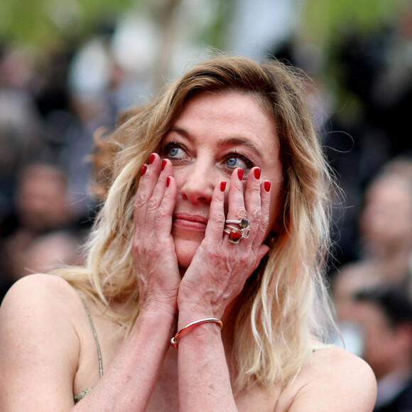 Valeria Bruni-Tedeschi - Montée des marches du film "Les Amandiers" lors du 75e Festival International du Film de Cannes. Le 22 mai 2022. © Dominique Jacovides / Bestimage