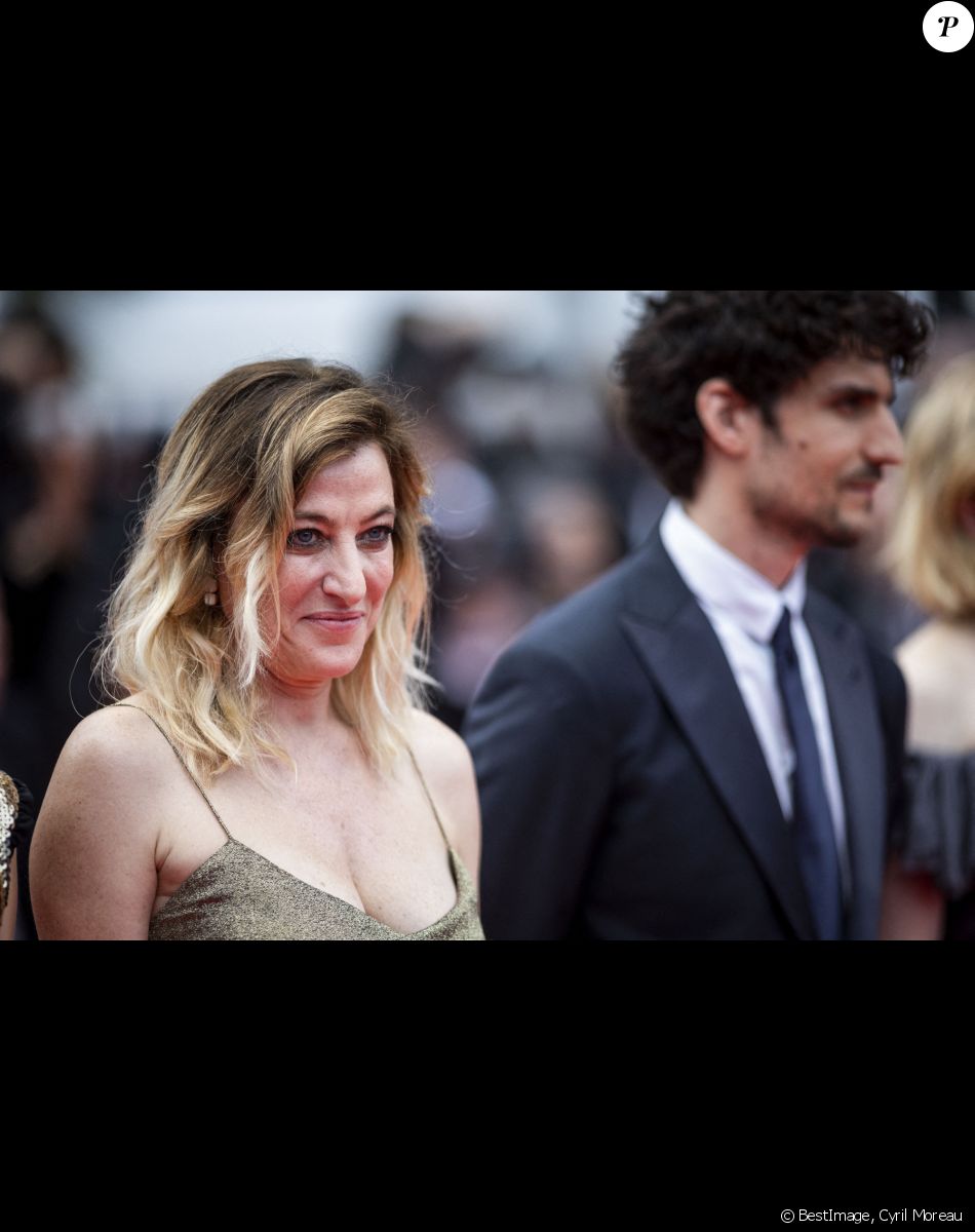 Valeria Bruni-Tedeschi, Louis Garrel - Montée des marches du film "Les Amandiers" lors du 75e Festival International du Film de Cannes. Le 22 mai 2022. © Cyril Moreau / Bestimage