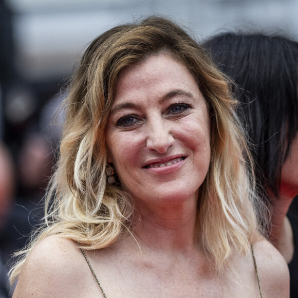 Valeria Bruni-Tedeschi - Montée des marches du film "Les Amandiers" lors du 75e Festival International du Film de Cannes. Le 22 mai 2022. © Cyril Moreau / Bestimage