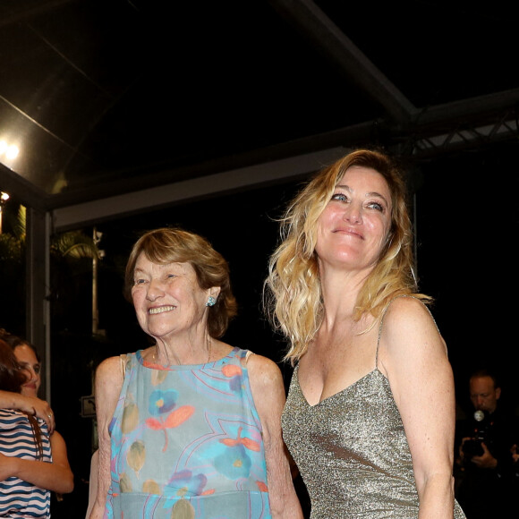 Valeria Bruni Tedeschi et sa mère Marisa Borini - Descente des marches du film "Les Amandiers (Forever Young)" lors du 75e Festival de Cannes, le 22 mai 2022. © Dominique Jacovides / Bestimage