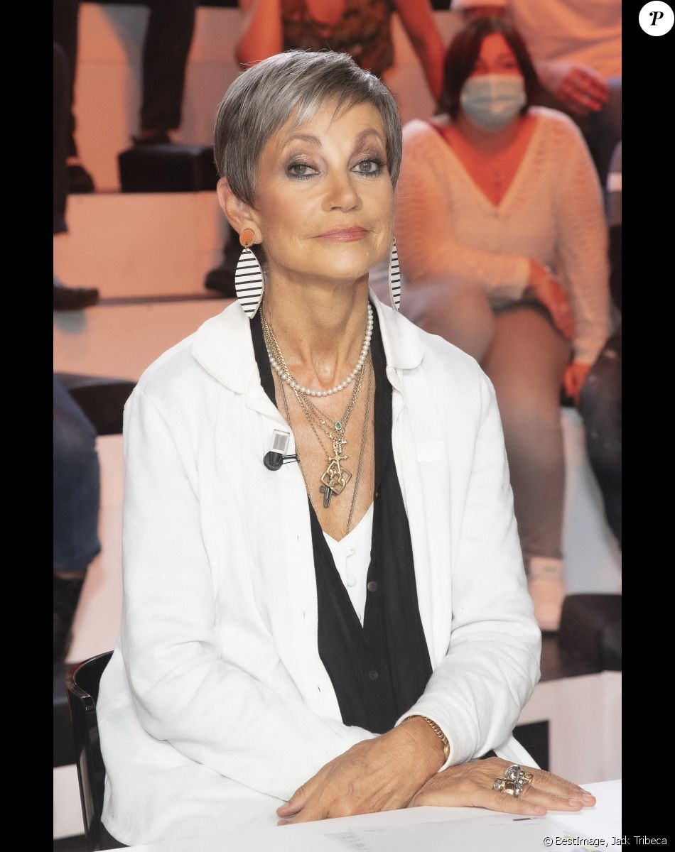 Exclusif - Isabelle Morini-Bosc - Emission TPMP (Touche Pas à Mon Poste) présentée par C.Hanouna en direct le 05/10/21 sur C8, avec pour invités - Paris le 05/10/21 © Jack Tribeca / Bestimage