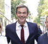 Passation de pouvoirs d'Olivier Véran avec Brigitte Bourguignon, nouvelle ministre de la Santé et de la Prévention et Damien Abad, nouveau ministre des Solidarités, de l'Autonomie et des Personnes handicapées, en présence de Sophie Cluzel. Paris, le 21 mai 2022. 
