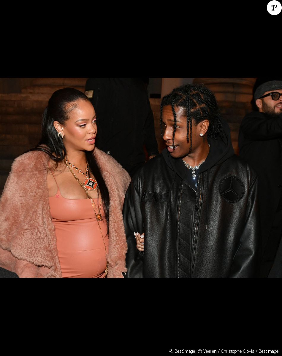 Rihanna (enceinte) et son compagnon Asap Rocky assistent au défilé Off-White femme automne/hiver 2022-2023 à Paris. © Veeren / Christophe Clovis / Bestimage