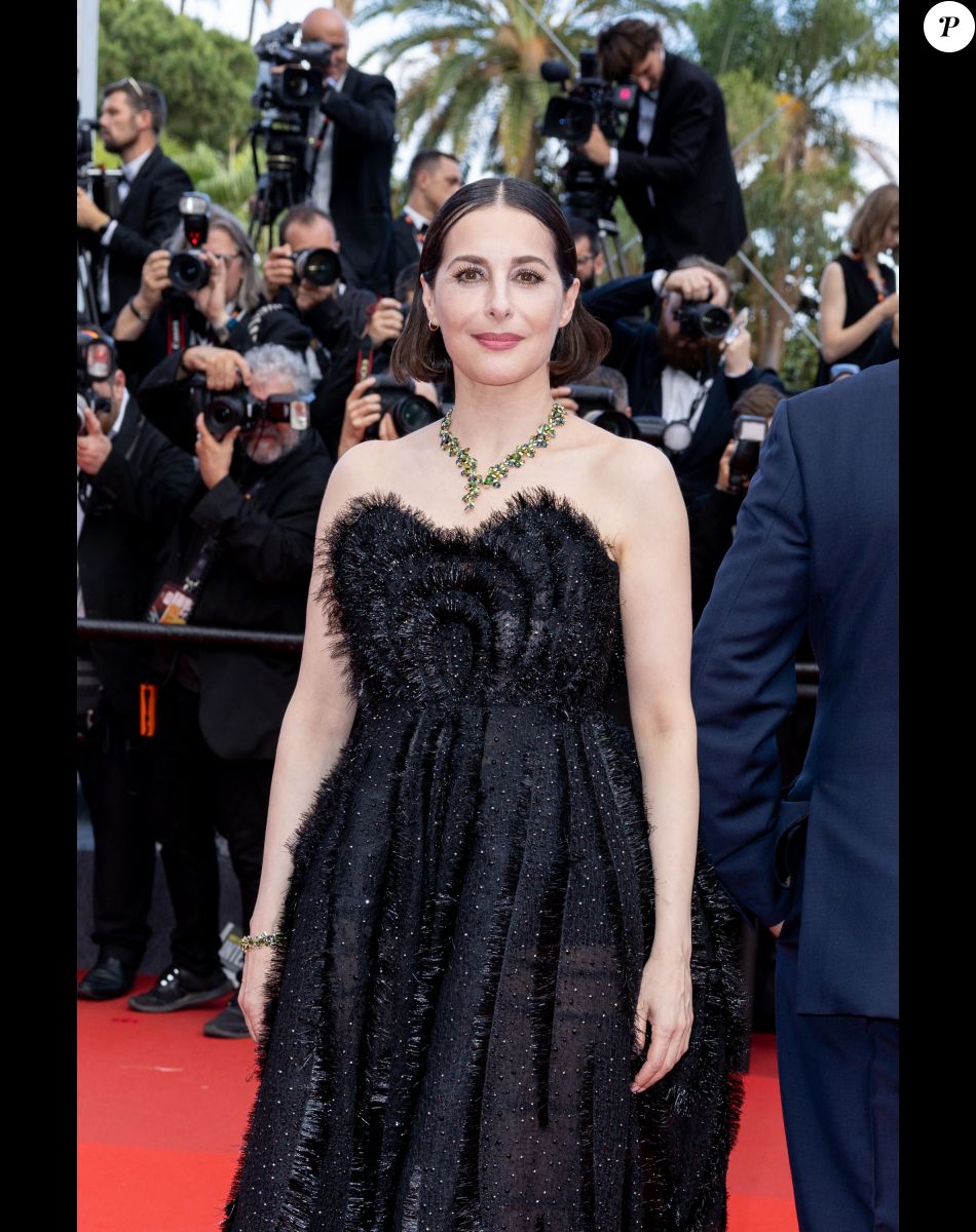 Amira Casar - Montée des marches du film " L'Innocent " lors du 75ème Festival International du Film de Cannes. Le 24 mai 2022 © Olivier Borde / Bestimage