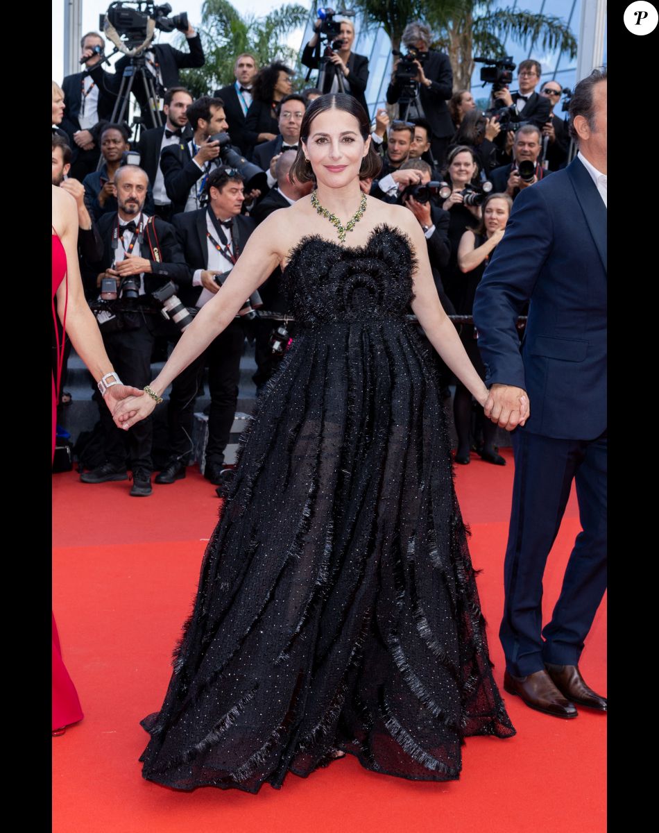 Amira Casar - Montée des marches du film " L'Innocent " lors du 75ème Festival International du Film de Cannes. Le 24 mai 2022 © Olivier Borde / Bestimage