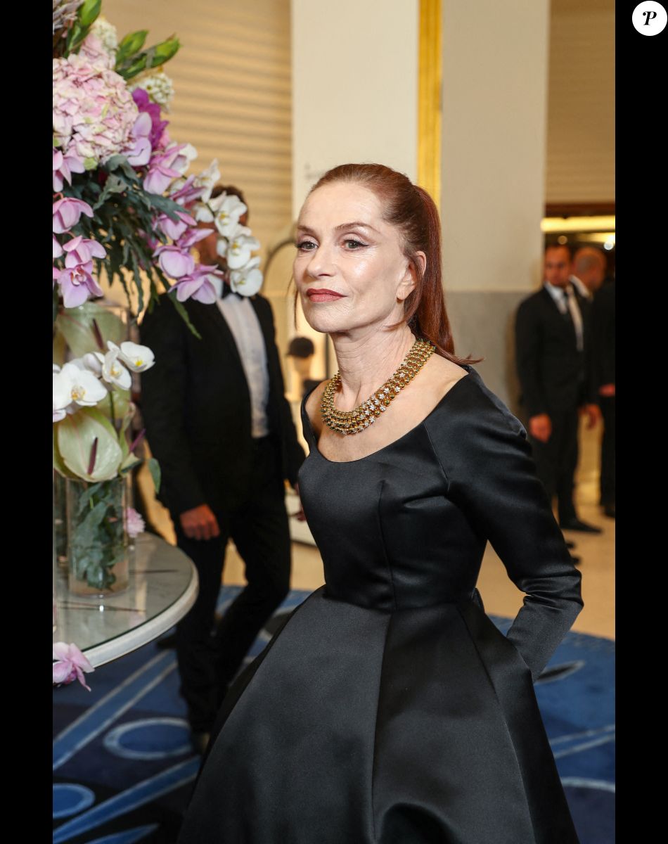 Isabelle Huppert à l'hôtel "Martinez" lors du 75ème Festival International du Film de Cannes, France, le 24 mai 2022. © Tiziano Da Silva/Bestimage