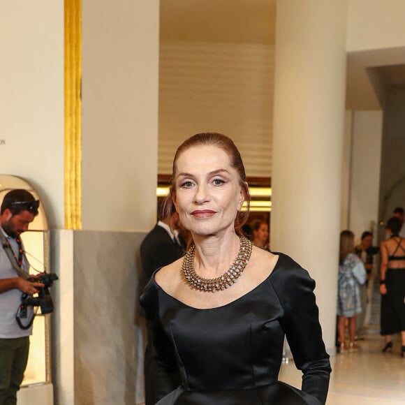 Isabelle Huppert à l'hôtel "Martinez" lors du 75ème Festival International du Film de Cannes, France, le 24 mai 2022. © Tiziano Da Silva/Bestimage 