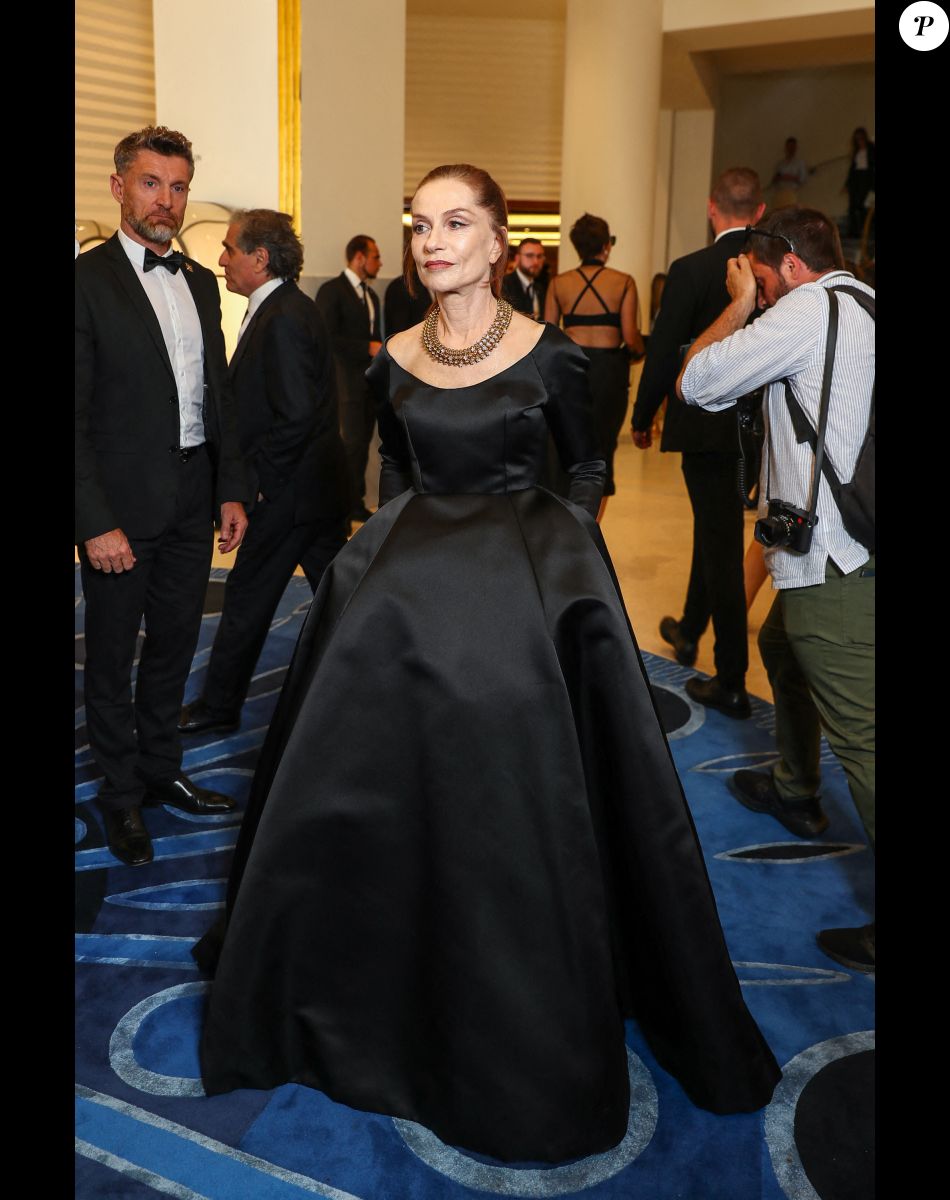 Isabelle Huppert à l'hôtel "Martinez" lors du 75ème Festival International du Film de Cannes, France, le 24 mai 2022. © Tiziano Da Silva/Bestimage