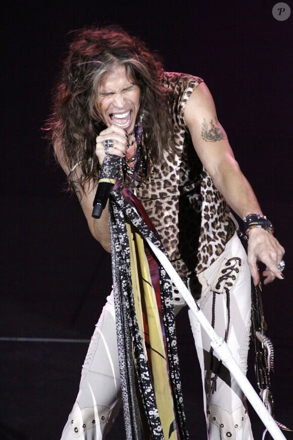 Steven Tyler en concert avec Aerosmith à Atlantic City en novembre 2012