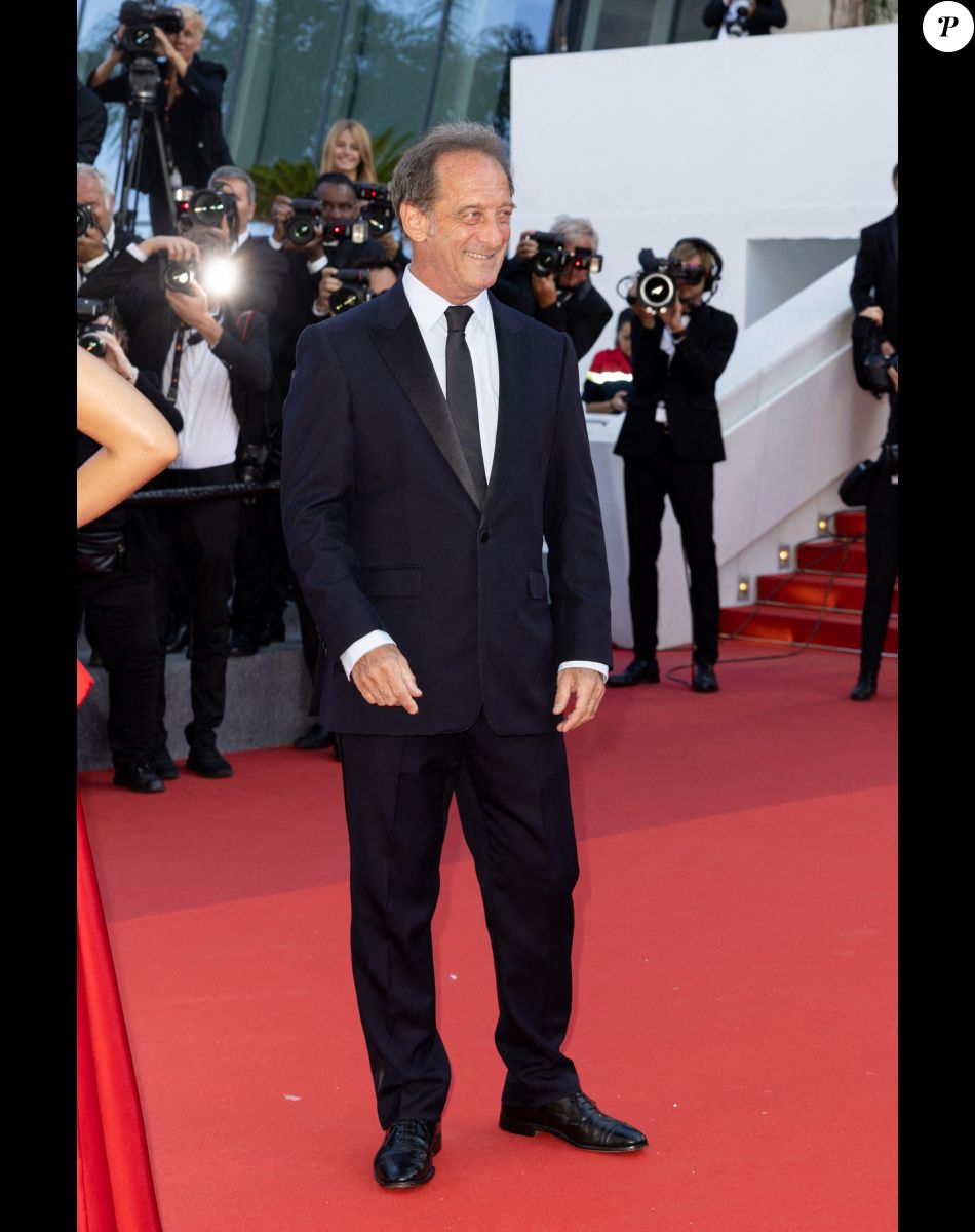 Vincent Lindon - Montée des marches du film " Armageddon Time " lors du 75ème Festival International du Film de Cannes. Le 19 mai 2022 © Olivier Borde / Bestimage