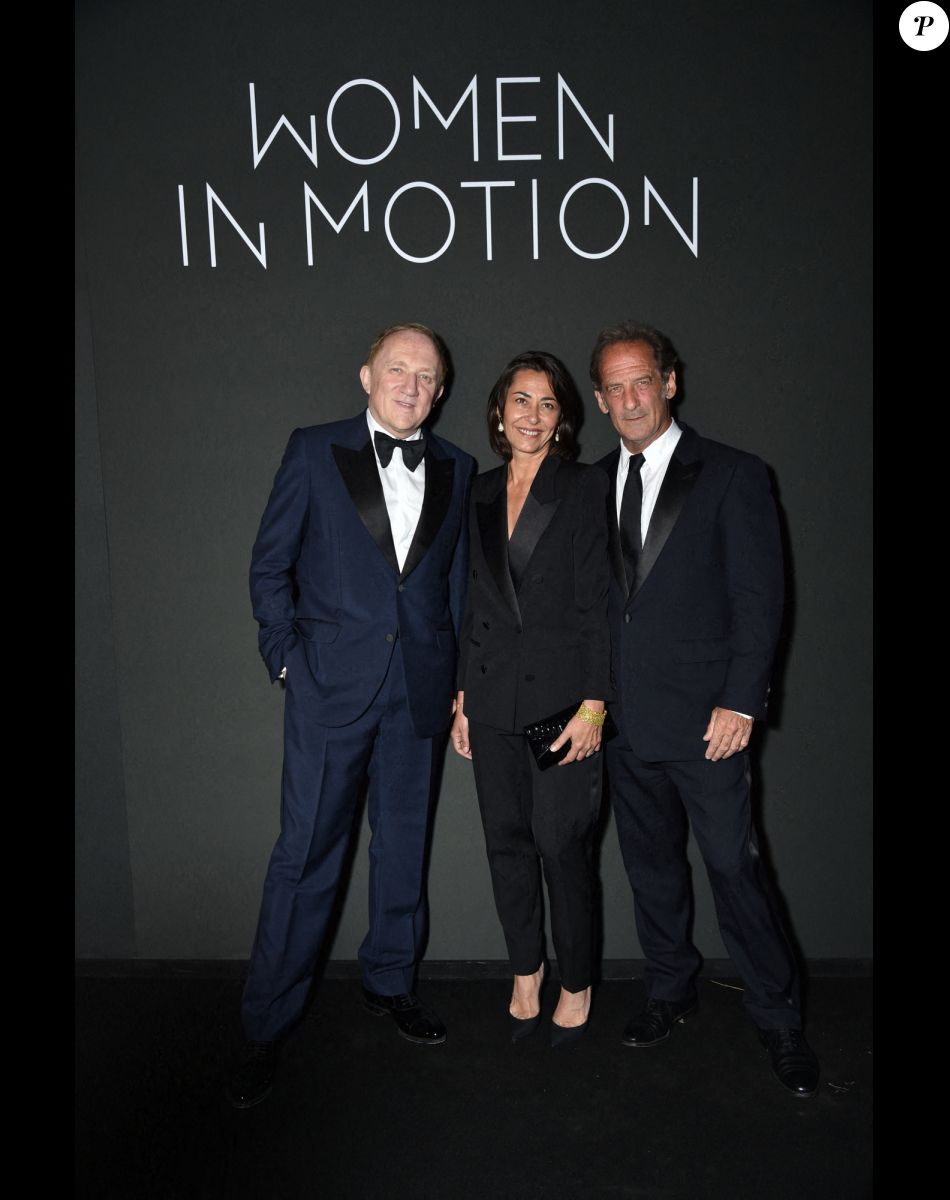 François-Henri Pinault, Vincent Lindon et sa compagne Cécile Duffau - Soirée "Women In Motion" au Château de la Castre lors du 75e Festival de Cannes. Le 22 mai 2022. © Olivier Borde / Bestimage