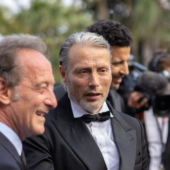 Exclusif - Vincent Lindon (président du jury) et Mads Mikkelsen avant la montée des marches de "L'innocent" lors du 75ème Festival International du Film de Cannes, le 24 mai 2022. Justin Personnaz/Bestimage 