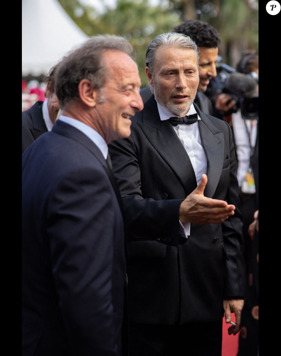 Exclusif - Vincent Lindon (président du jury) et Mads Mikkelsen avant la montée des marches de "L'innocent" lors du 75ème Festival International du Film de Cannes, le 24 mai 2022. Justin Personnaz/Bestimage