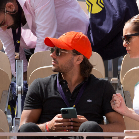 Maëva Coucke (Miss France 2018) et son compagnon François Bonifaci - People dans les tribunes lors des Internationaux de France de tennis de Roland Garros à Paris, France, le 25 mai 2022. 