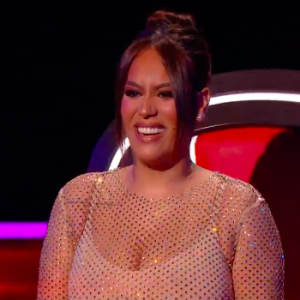 La coach Amel Bent lors des demi-finales de The Voice sur TF1, étincelante !