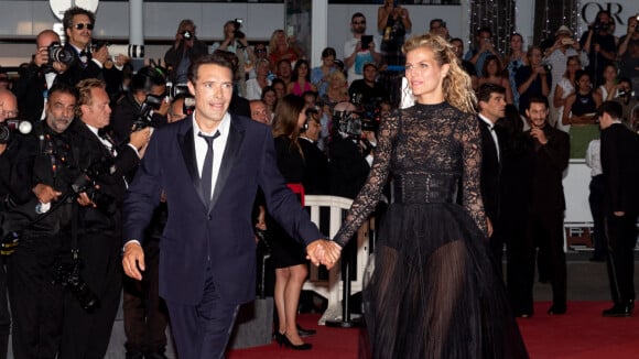 Cannes 2022 : Nicolas Bedos émerveillé par sa Pauline, sexy en robe transparente