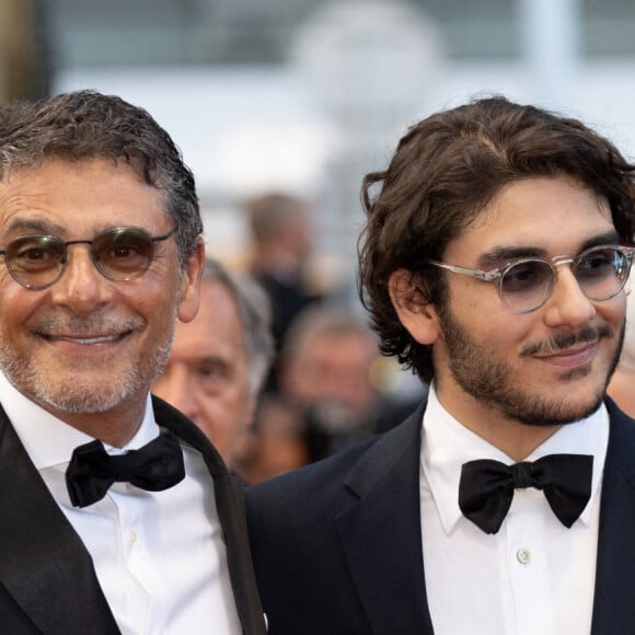 Pascal Elbé et son fils Léo - Montée des marches du film " Mascarade " lors du 75ème Festival International du Film de Cannes. Le 27 mai 2022 © Cyril Moreau / Bestimage 