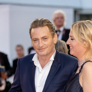 Benoît Magimel et sa femme Margot Pelletier - Montée des marches du film " Mascarade " lors du 75ème Festival International du Film de Cannes. Le 27 mai 2022 © Cyril Moreau / Bestimage 