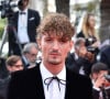 Niels Schneider - Montée des marches pour la cérémonie de clôture du 75ème Festival International du Film de Cannes