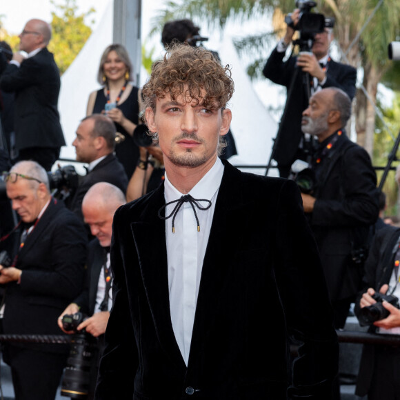 Niels Schneider - Montée des marches pour la cérémonie de clôture du 75ème Festival International du Film de Cannes. Le 28 mai 2022