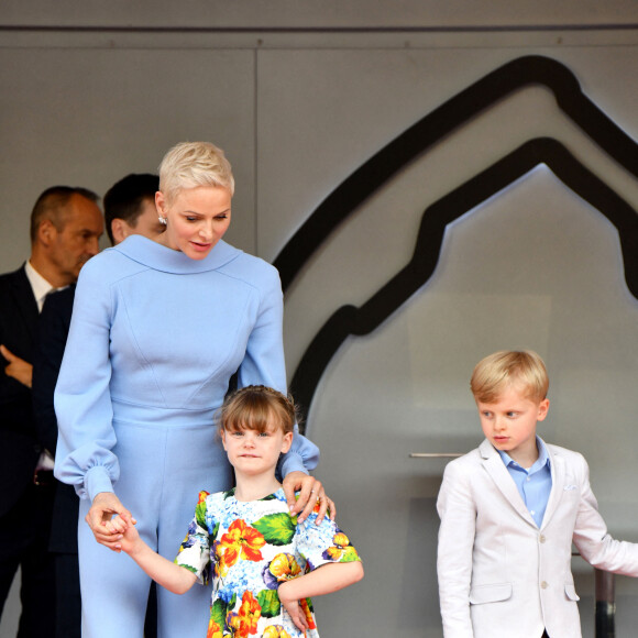 La princesse Charlene de Monaco, la princesse Gabriella de Monaco, comtesse de Carladès, et le prince Jacques de Monaco, marquis des Baux lors du Grand Prix de Monaco 2022 de F1, à Monaco, le 29 mai 2022. © Bruno Bebert/Bestimage