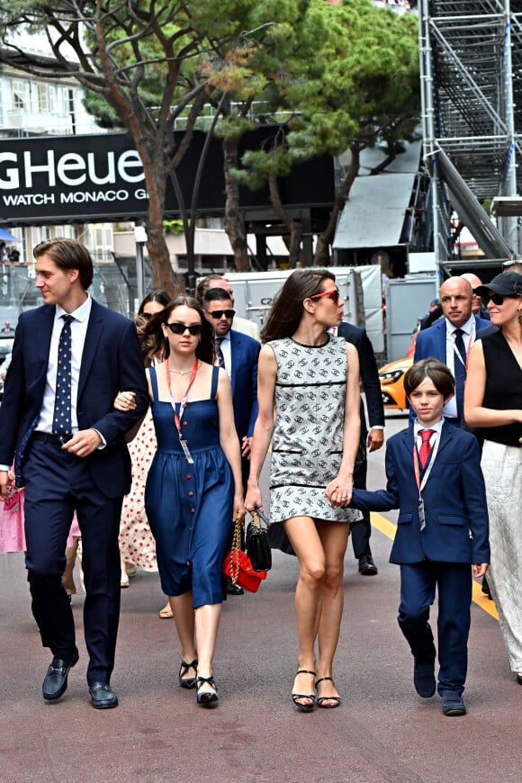 Ben-Sylvester Strautmann, sa fiancée, Alexandra de Hanovre, Charlotte Casiraghi et son fils Raphaël Elmaleh lors du Grand Prix de Monaco 2022 de F1, à Monaco © Bruno Bebert/Bestimage 