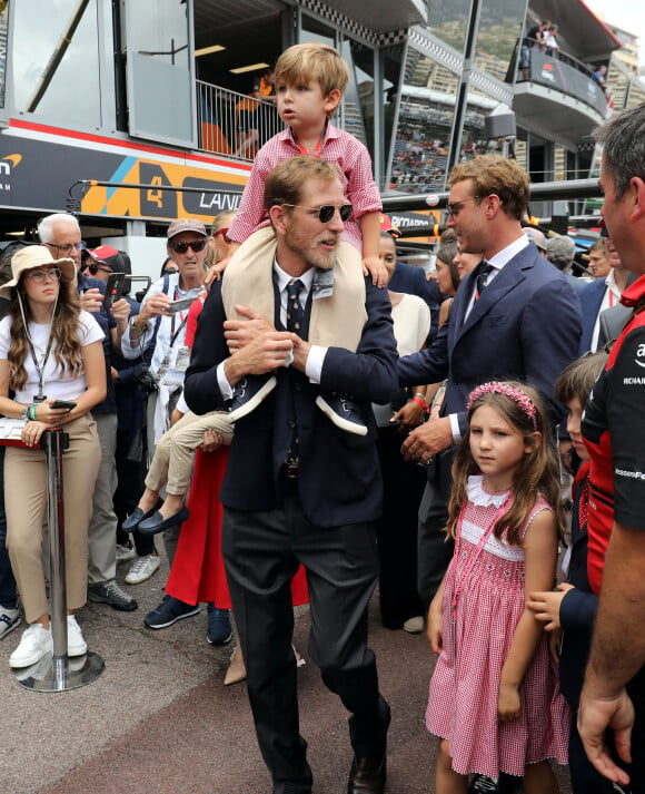 Pierre Casiraghi, Andrea Casiraghi et ses enfants lors du Grand Prix de Monaco 2022 de F1, à Monaco, le 29 mai 2022. © Jean-François Ottonello/Nice Matin/Bestimage 