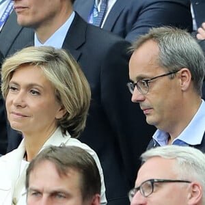 Valérie Pécresse et son mari Jérôme Pécresse au match d'ouverture de l'Euro 2016, France-Roumanie au Stade de France, le 10 juin 2016.