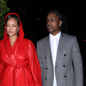 Rihanna, enceinte, et son compagnon ASAP Rocky arrivent au restaurant "Giorgio Baldi" à Los Angeles, le 12 février 2022. 