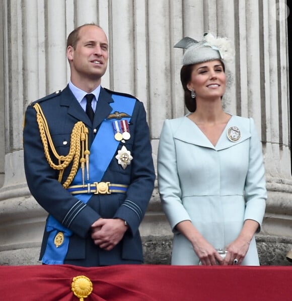 Le prince William, duc de Cambridge, Kate Catherine Middleton, duchesse de Cambridge - La famille royale d'Angleterre lors de la parade aérienne de la RAF pour le centième anniversaire au palais de Buckingham à Londres. Le 10 juillet 2018 