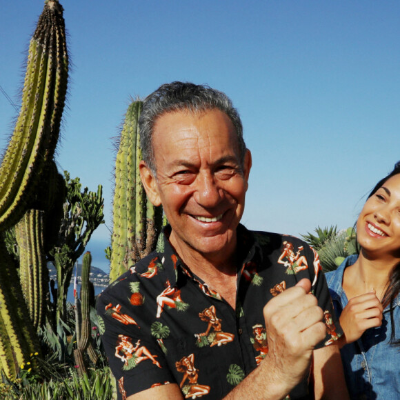 Exclusif - François Feldman et Claudia - François Feldman sur le tournage de son clip vidéo "Le sel de la vie" à Eze le 15 novembre 2020. © Franz Chavaroche/Nice Matin/Bestimage 