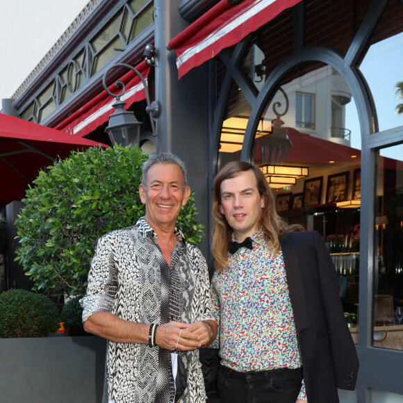 François Feldman et Christophe Guillarmé - Dîner Christophe Guillarmé Amazing Thailand au restaurant Fouquet's Majestic Barrieres à Cannes, France, le 5 juillet 2021. © Christophe Guillarmé via Bestimage