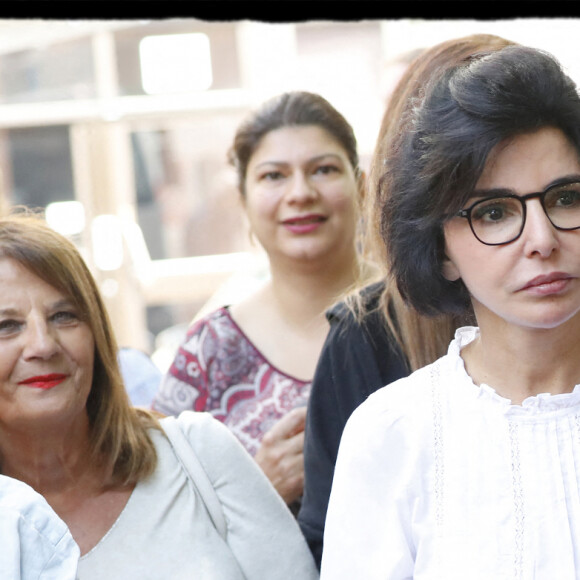 Tractage de Rachida Dati et Marie Toubiana, candidate LR dans la 16ème circonscription, sur le Marché de la Place des Fêtes, en campagne pour les élections législatives. Paris, 19ème arrondissement, le 15 mai 2022. © Alain Guizard / Bestimage 
