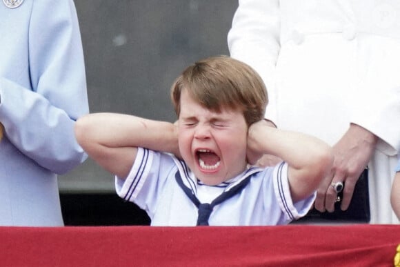 Le prince Louis de Cambridge - Les membres de la famille royale saluent la foule depuis le balcon du Palais de Buckingham, lors de la parade militaire "Trooping the Colour" dans le cadre de la célébration du jubilé de platine (70 ans de règne) de la reine Elizabeth II à Londres