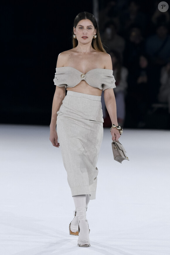 Laetitia Casta - Défilé Jacquemus Homme automne-hiver 20/2021 intitulé 1997 à Paris, le 18 janvier 2020.