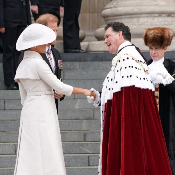 Le prince Harry, duc de Sussex, et Meghan Markle, duchesse de Sussex - Les membres de la famille royale et les invités lors de la messe célébrée à la cathédrale Saint-Paul de Londres, dans le cadre du jubilé de platine (70 ans de règne) de la reine Elisabeth II d'Angleterre. Londres, le 3 juin 2022. 