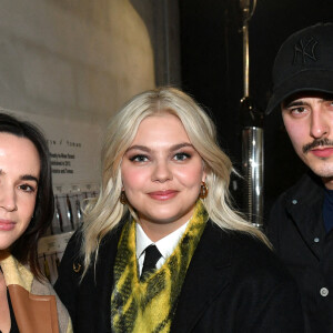 Louane ouvre le défilé prêt-à-porter automne hiver 2022 de Victoria/Tomas lors de la Fashion Week à Paris, le 1er mars 2022. © Veeren / Christophe Clovis / Bestimage