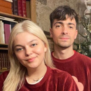 Louane et son compagnon Florian Rossi sur Instagram. Le 26 décembre 2021.