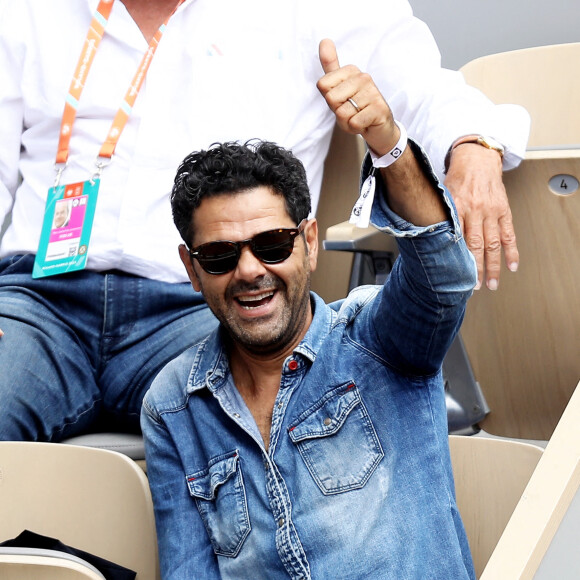 Jamel Debbouze fait le show dans les tribunes des internationaux de France Roland Garros à Paris le 12 juin 2021. © Dominique Jacovides / Bestimage 