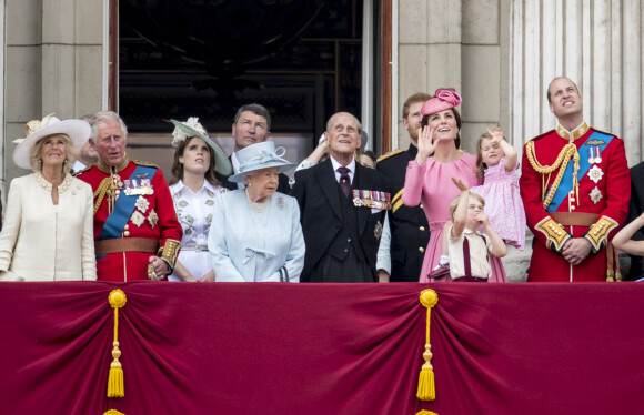 Camilla Parker Bowles, duchesse de Cornouailles, le prince Charles, prince de Galles, la princesse Eugenie d'York, La reine Elisabeth II d'Angleterre, Le prince Philip, duc d'Edimbourg, le prince Harry, Catherine Kate Middleton , duchesse de Cambridge, la princesse Charlotte, le prince George et le prince William, duc de Cambridge - La famille royale d'Angleterre assiste à la parade "Trooping the colour" à Londres.