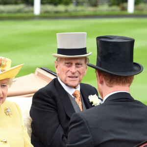 La reine Elisabeth II d'Angleterre, le prince Philip, duc d'Edimbourg, Le prince Harry et le prince Andrew, duc d'York - La famille royale d'Angleterre lors du 1er jour des courses hippiques "Royal Ascot" à Ascot, le 14 juin 2016.