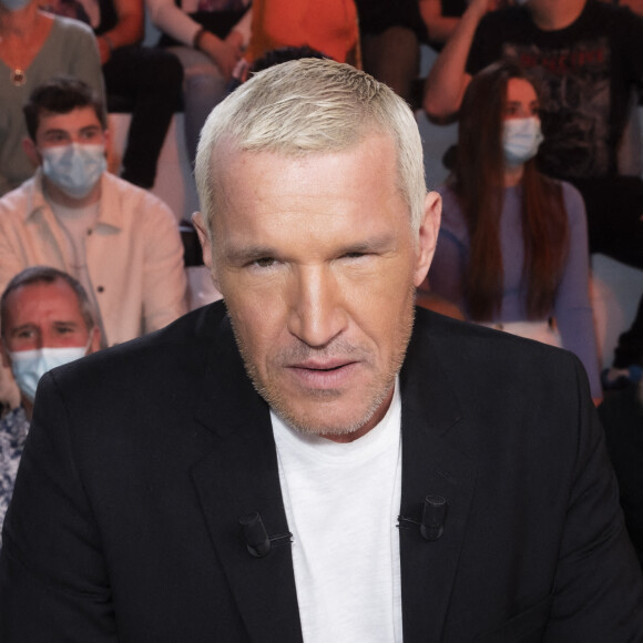 Benjamin Castaldi (cheveux teints en blond) - Enregistrement de l'émission "TPMP (Touche Pas à Mon Poste)", présentée par C.Hanouna et diffusée en direct sur C8 le 7 mars © Jack Tribeca / Bestimage 