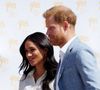 Le prince Harry, duc de Sussex, et Meghan Markle, duchesse de Sussex, rencontrent des jeunes entrepreneurs locaux à Tembisa, Afrique du Sud,  et prennent connaissance d'initiatives en matière de compétences répondant au défi croissant du chômage auquel font face les jeunes en Afrique du Sud, le dernier jour de leur tournée en Afrique.