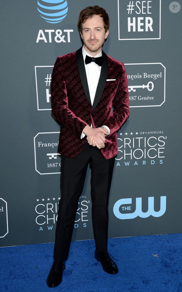 Joseph Mazzello au photocall de la soirée des 24ème Critics Choice Awards au Barker Hangar à Santa Monica, Los Angeles, Californie, Etats-Unis, le 13 janvier 2019.