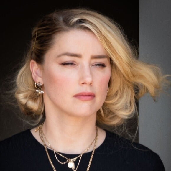 Amber Heard à la sortie du tribunal de Fairfax. Amber Heard a été condamné à verser à J. Depp, 8 millions de dollars pour diffamation. Fairfax, le 1er juin 2022. 