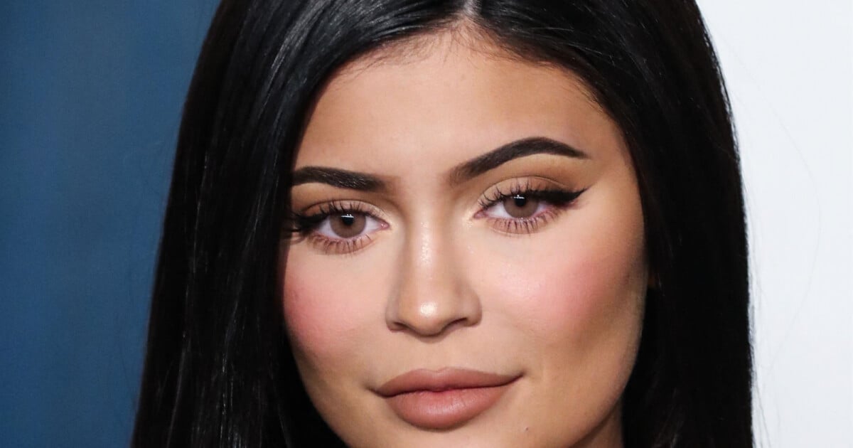 Kylie Jenner Dévoile Ses Tétons En Bikini Trompe Loeil Capucine Anav Sindigne Et Réagit Le 