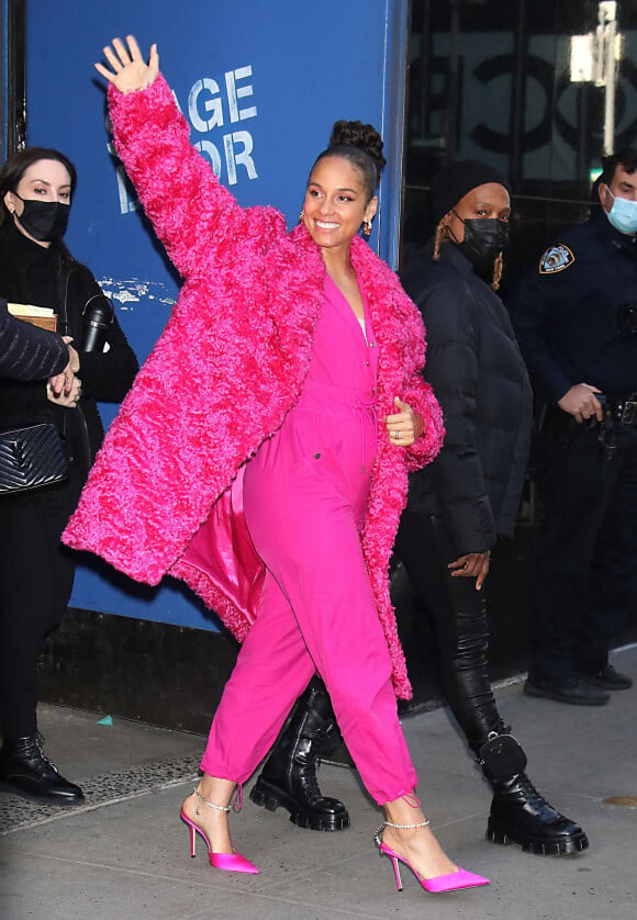 Alicia Keys à la sortie des studios de ABC à New York, le 8 mars 2022. 
